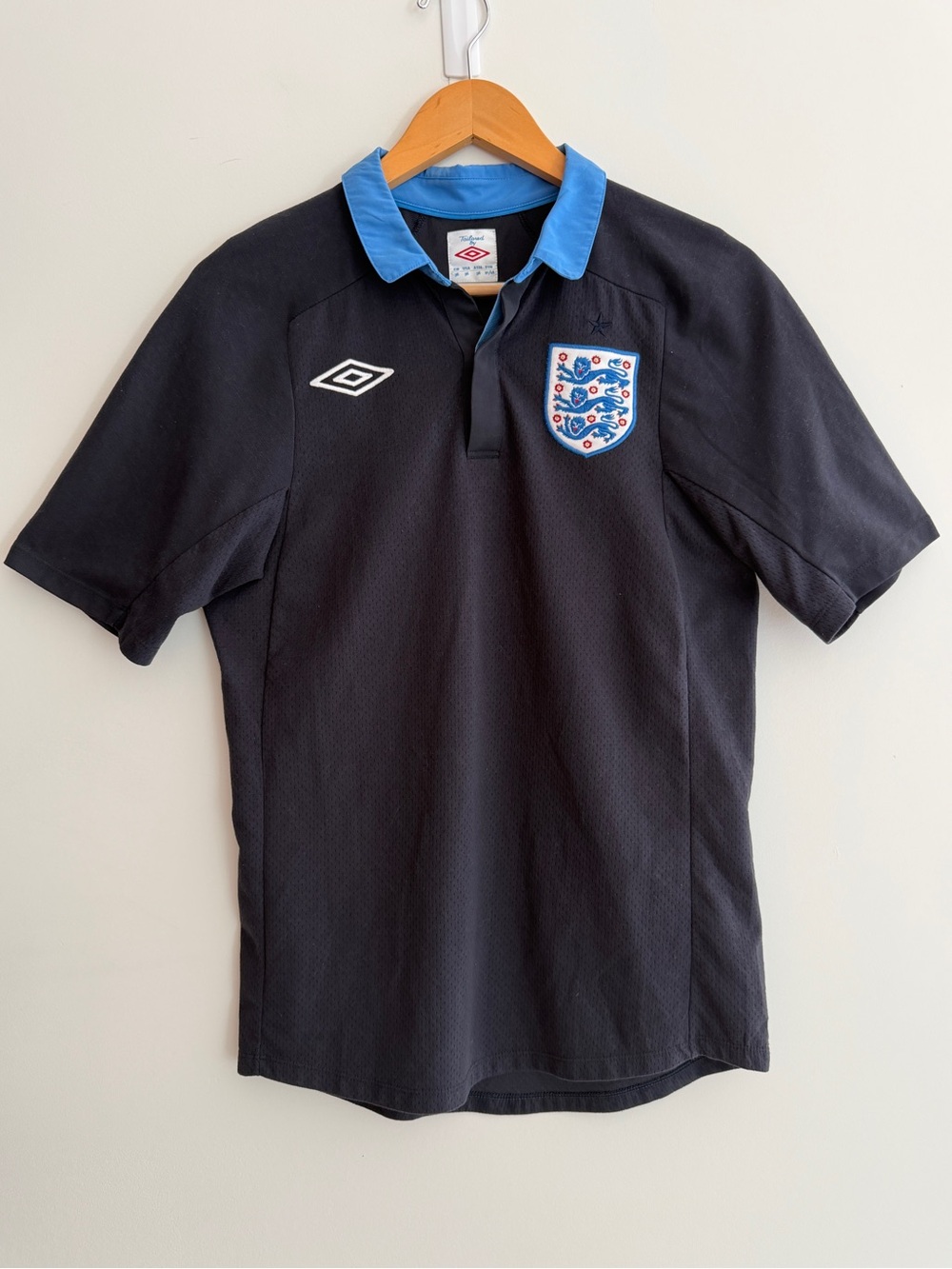 UMBRO England Away National Team Football Jersey 2011-2012 Soccer Blokecore